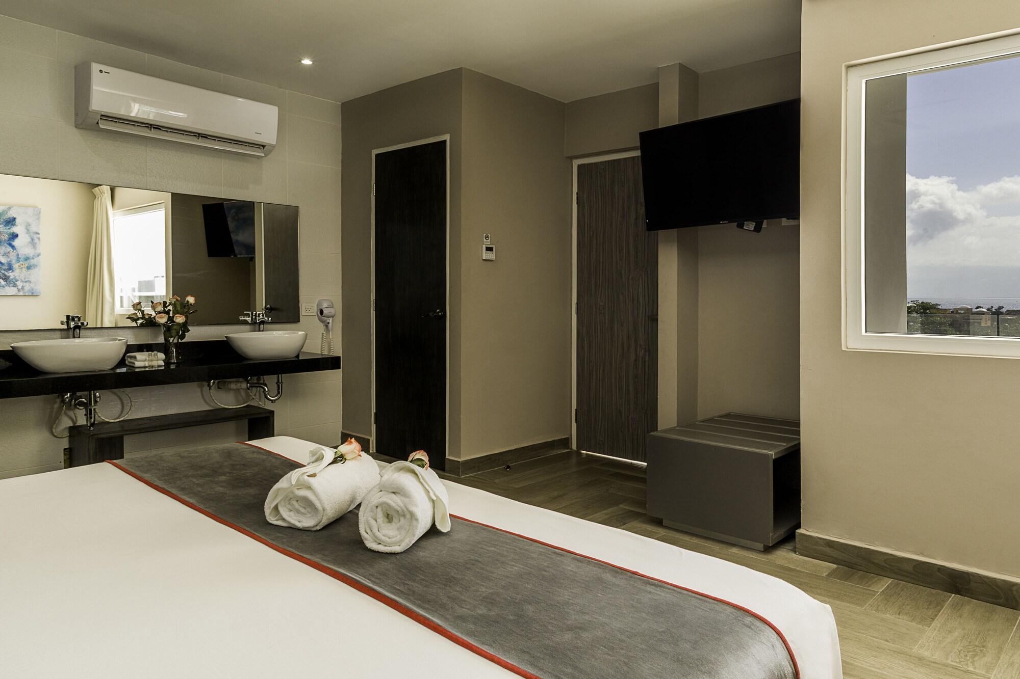 Bfh Attraction Deluxe Hotel Playa del Carmen Exterior photo