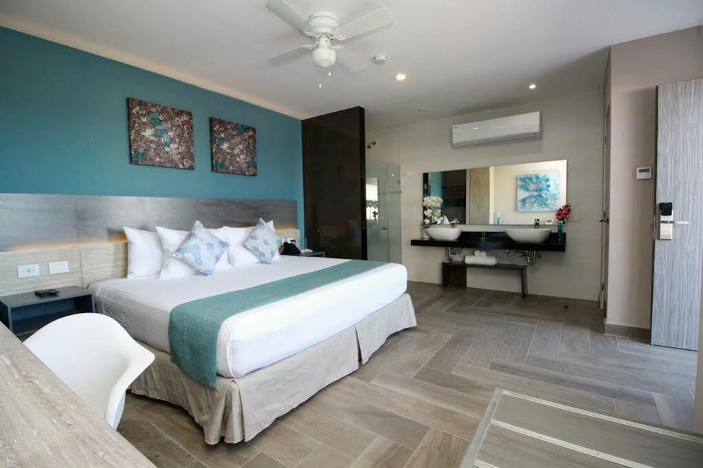 Bfh Attraction Deluxe Hotel Playa del Carmen Exterior photo