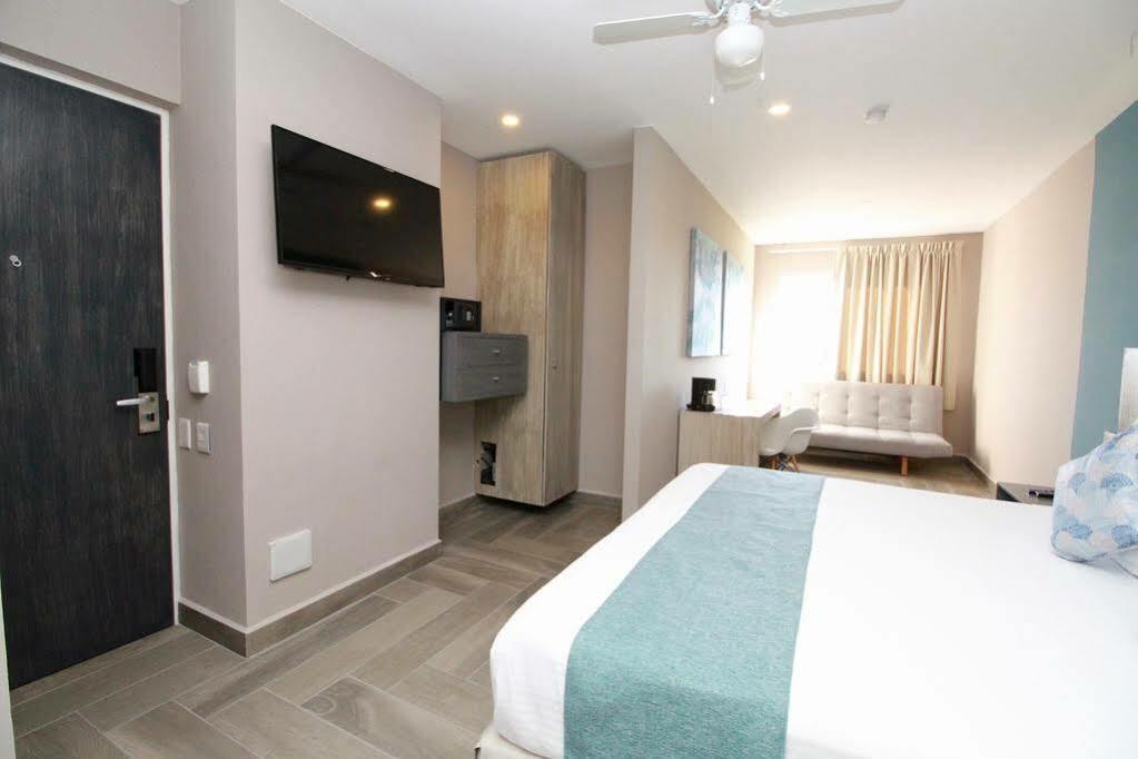 Bfh Attraction Deluxe Hotel Playa del Carmen Exterior photo